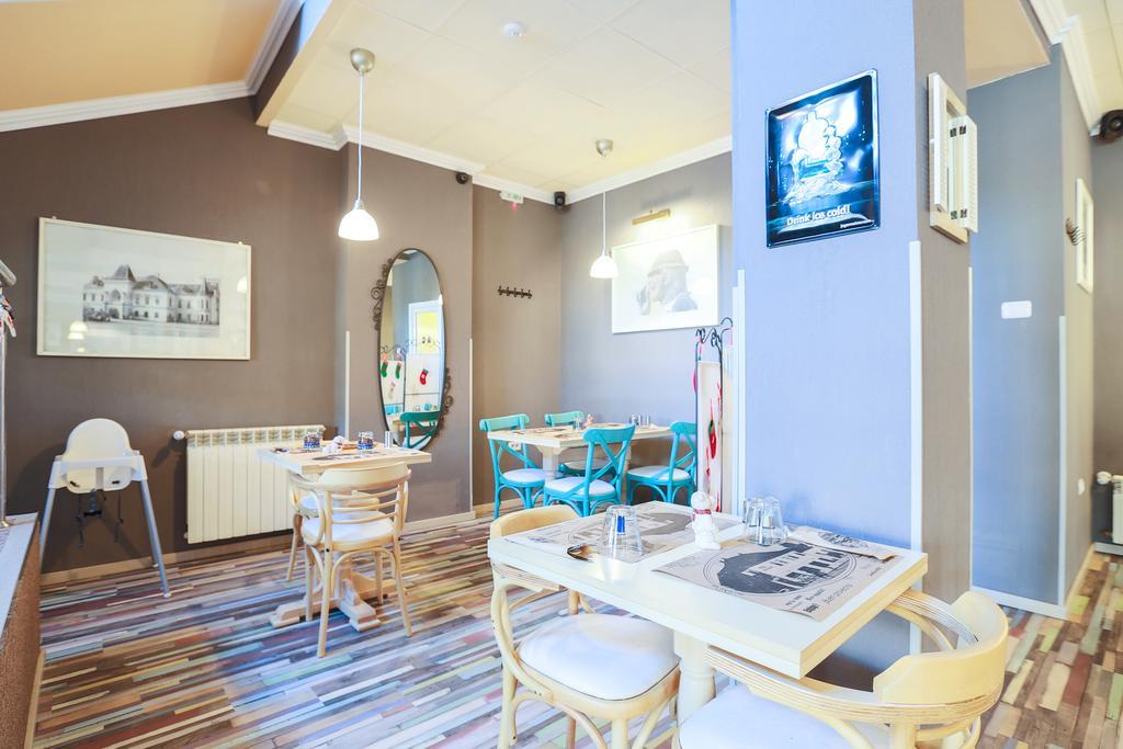 Artmotel & Bistro Haţeg Extérieur photo