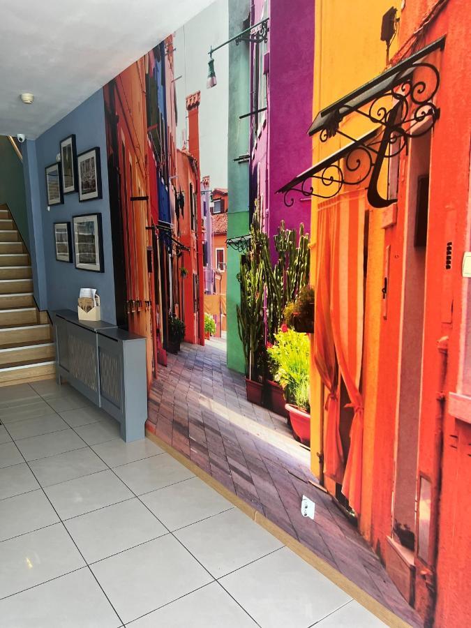 Artmotel & Bistro Haţeg Extérieur photo