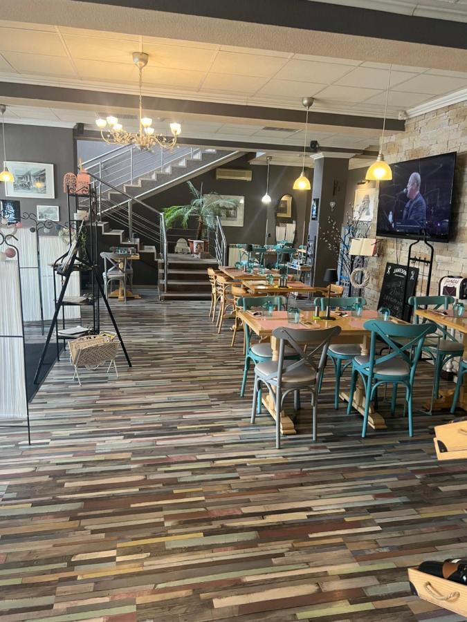Artmotel & Bistro Haţeg Extérieur photo