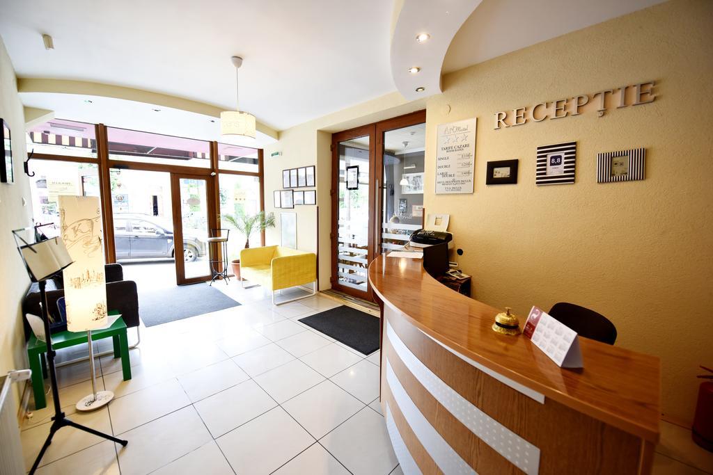 Artmotel & Bistro Haţeg Extérieur photo